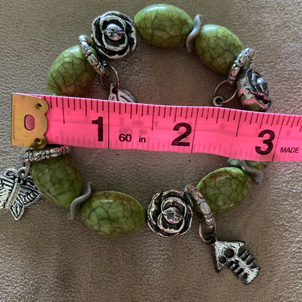 Green Roses,Butterflies,stretchable braclet - Picture 3 of 6